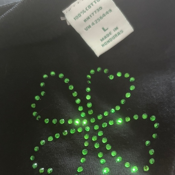 NEW SHAMROCK NWT WOMENS BLACK TSHIRT TOP GREEN ST PATRICKS DAY SHIRT TOPS SIZE L - Picture 6 of 7